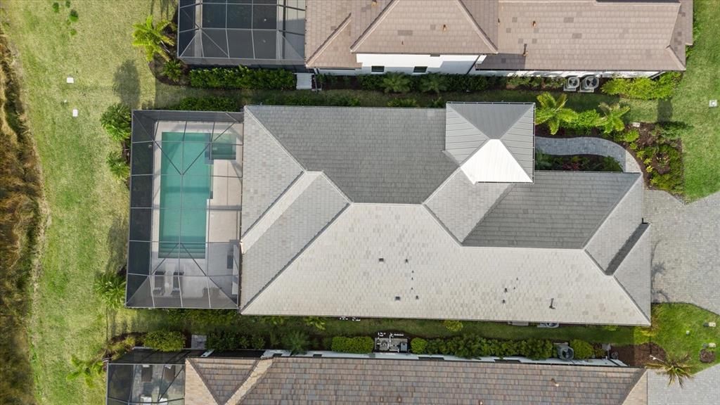 Activo con contrato: $1,450,000 (3 camas, 3 baños, 2432 Pies cuadrados)