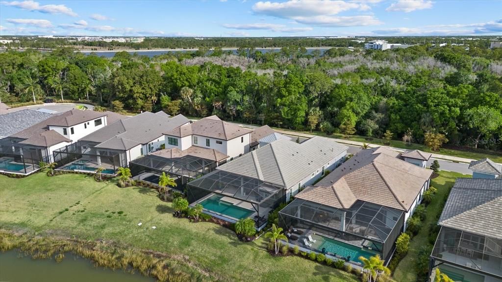 Activo con contrato: $1,450,000 (3 camas, 3 baños, 2432 Pies cuadrados)