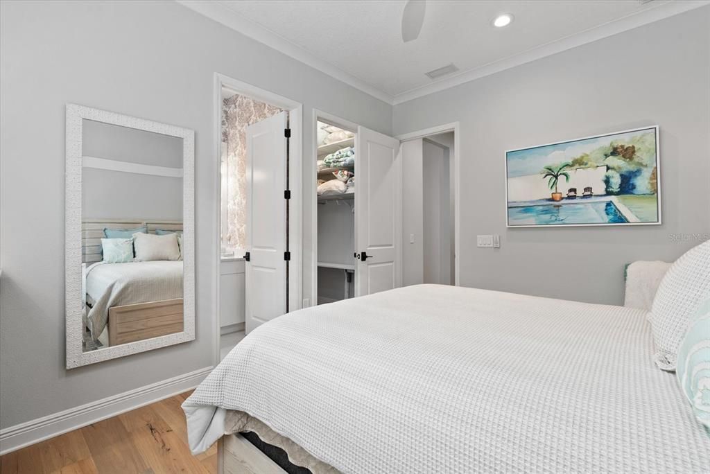 Activo con contrato: $1,450,000 (3 camas, 3 baños, 2432 Pies cuadrados)