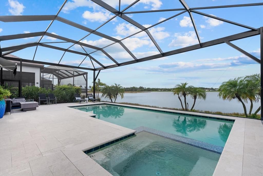 Activo con contrato: $1,450,000 (3 camas, 3 baños, 2432 Pies cuadrados)