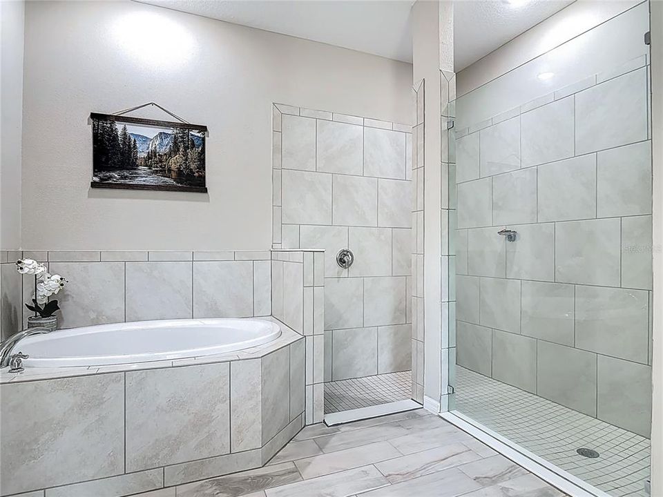 На продажу: $599,900 (4 спален, 2 ванн, 2200 Квадратных фут)