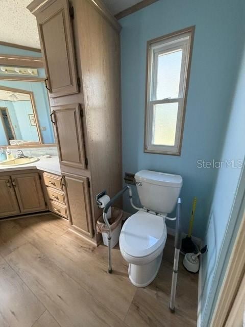 На продажу: $159,900 (2 спален, 2 ванн, 1218 Квадратных фут)