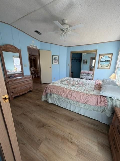 На продажу: $159,900 (2 спален, 2 ванн, 1218 Квадратных фут)
