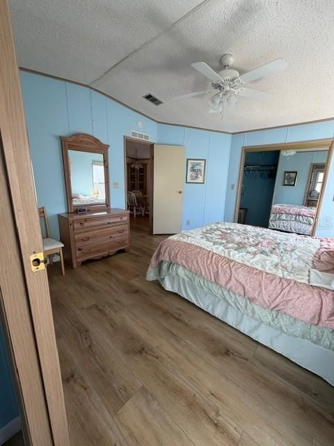 На продажу: $159,900 (2 спален, 2 ванн, 1218 Квадратных фут)