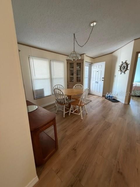 На продажу: $159,900 (2 спален, 2 ванн, 1218 Квадратных фут)