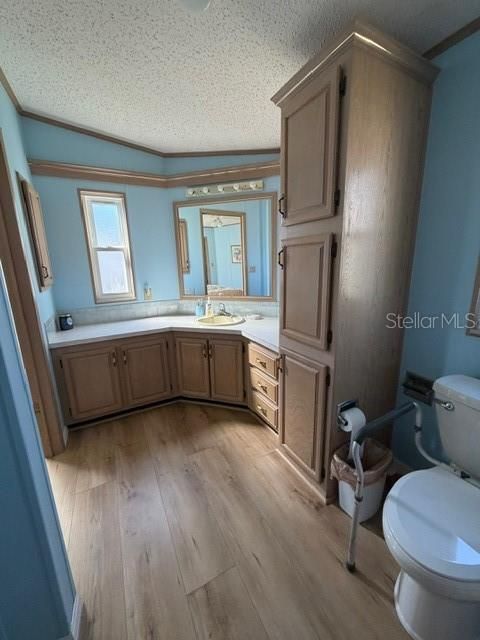 На продажу: $159,900 (2 спален, 2 ванн, 1218 Квадратных фут)