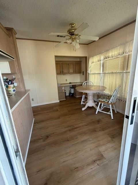 На продажу: $159,900 (2 спален, 2 ванн, 1218 Квадратных фут)