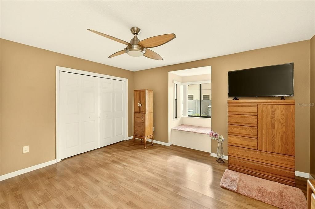 Activo con contrato: $500,000 (3 camas, 3 baños, 2588 Pies cuadrados)