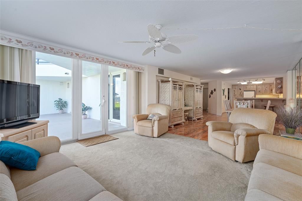 На продажу: $499,000 (2 спален, 2 ванн, 1590 Квадратных фут)