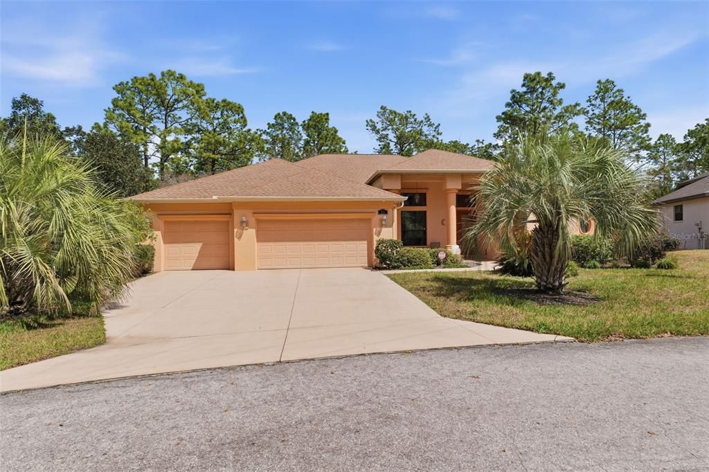 Под контрактом: $410,000 (3 спален, 2 ванн, 2416 Квадратных фут)