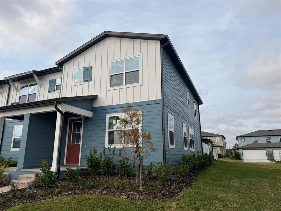 Recently Sold: $470,000 (3 beds, 2 baths, 1726 Square Feet)