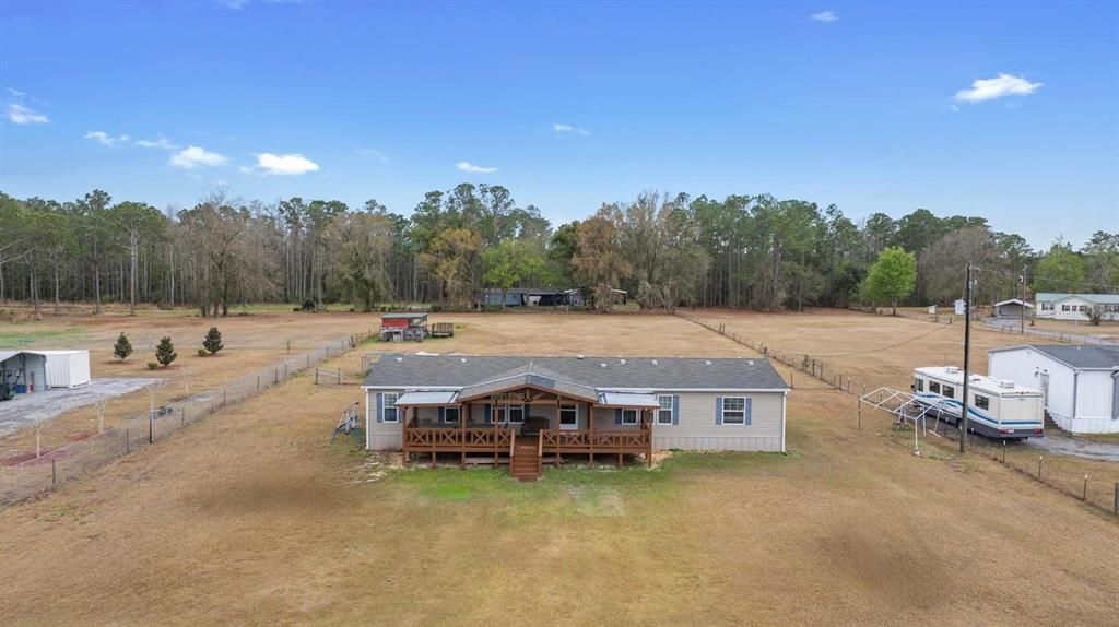 Recently Sold: $369,500 (3 beds, 2 baths, 2232 Square Feet)
