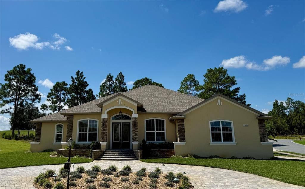 En Venta: $949,900 (5 camas, 3 baños, 3218 Pies cuadrados)