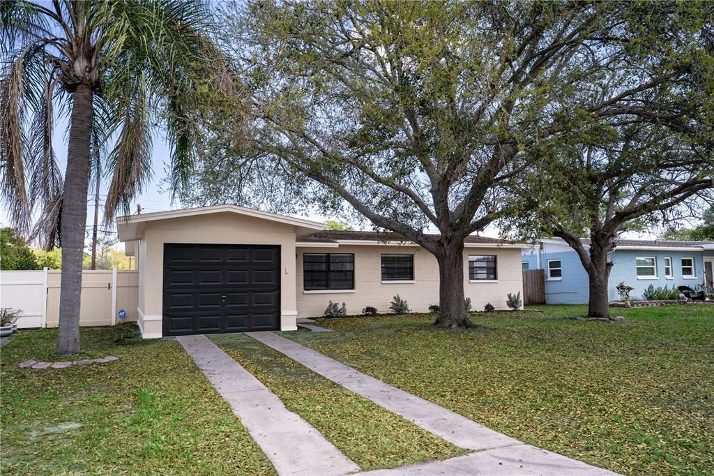 Recently Sold: $399,000 (3 beds, 2 baths, 1109 Square Feet)