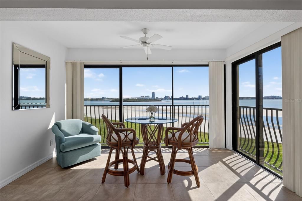 For Sale: $629,000 (2 beds, 2 baths, 1026 Square Feet)