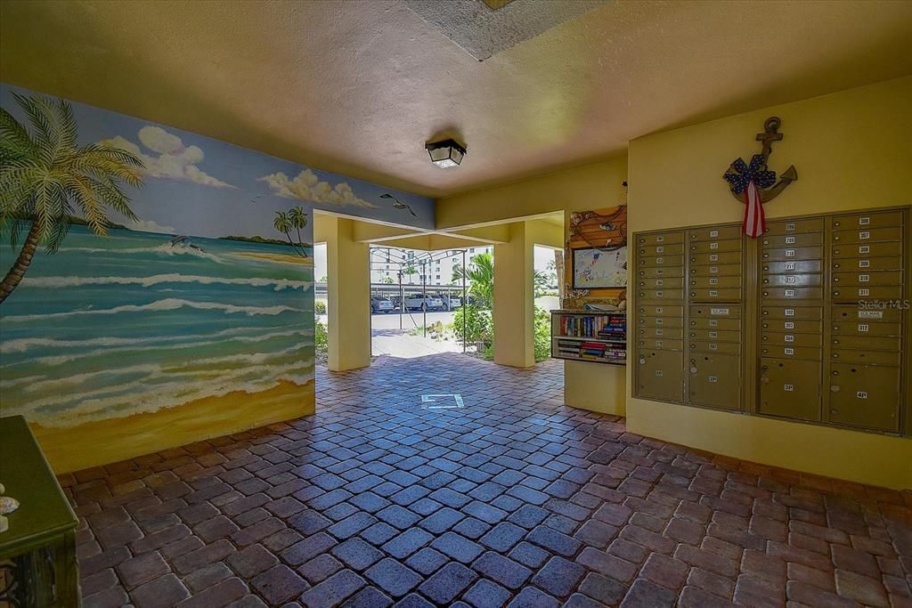 For Sale: $629,000 (2 beds, 2 baths, 1026 Square Feet)