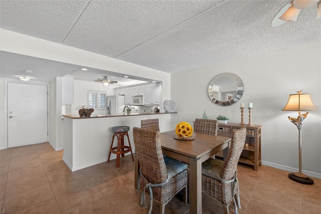 For Sale: $629,000 (2 beds, 2 baths, 1026 Square Feet)