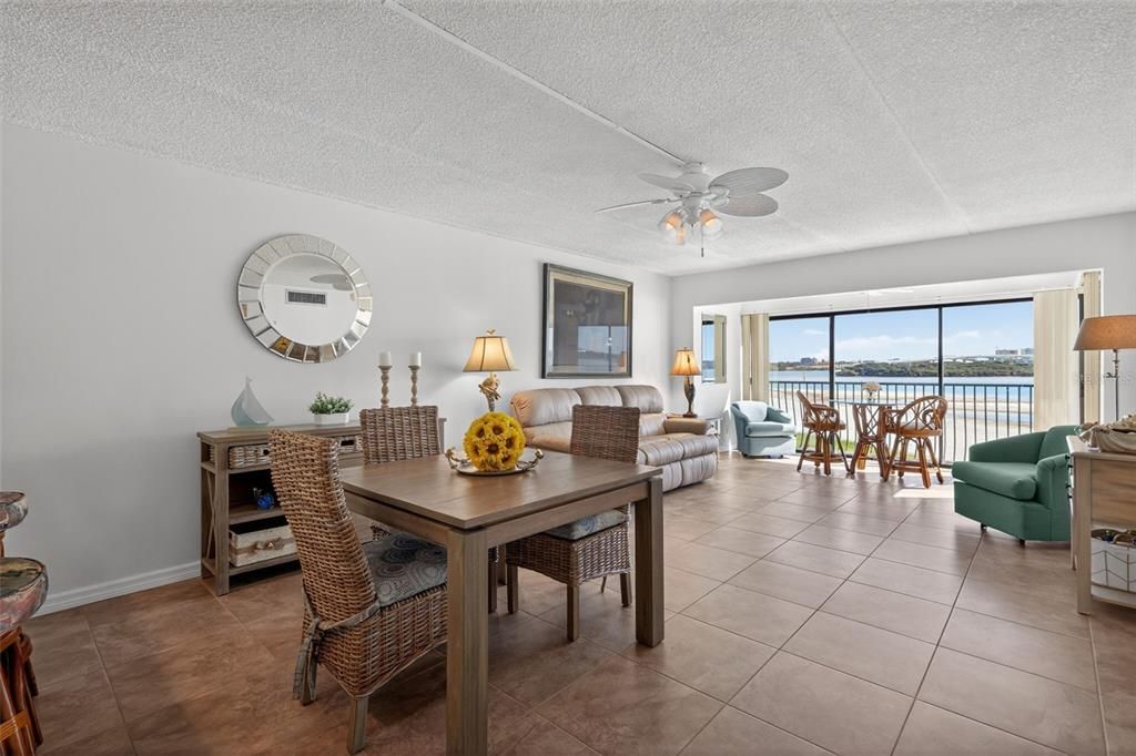 For Sale: $629,000 (2 beds, 2 baths, 1026 Square Feet)