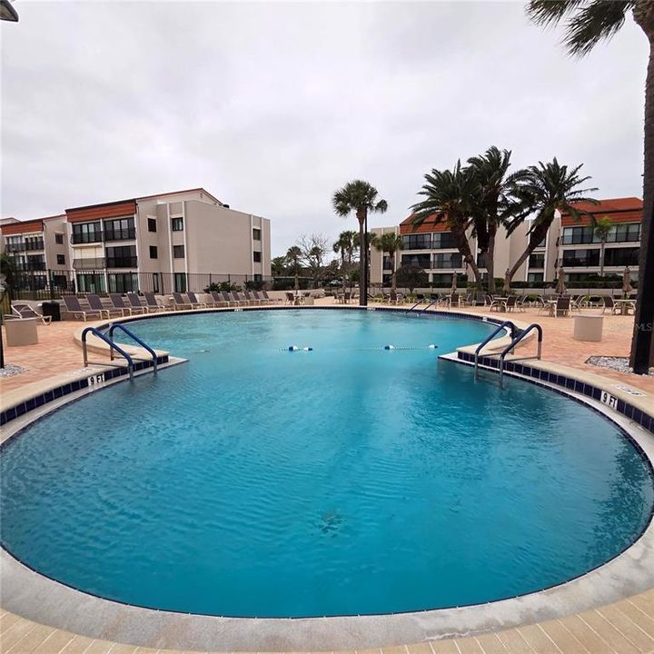 For Sale: $629,000 (2 beds, 2 baths, 1026 Square Feet)
