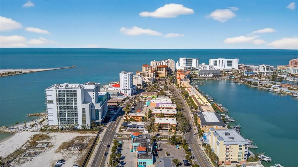 For Sale: $629,000 (2 beds, 2 baths, 1026 Square Feet)