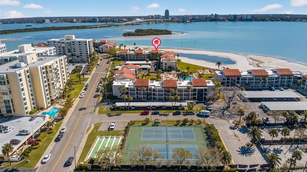 For Sale: $629,000 (2 beds, 2 baths, 1026 Square Feet)