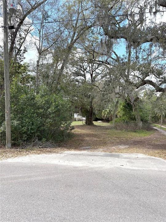 На продажу: $125,000 (1.20 acres)