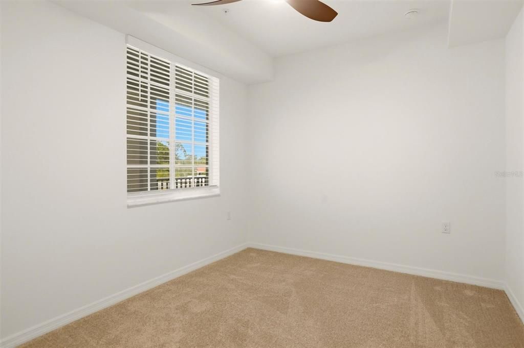 For Sale: $150,000 (2 beds, 2 baths, 1161 Square Feet)