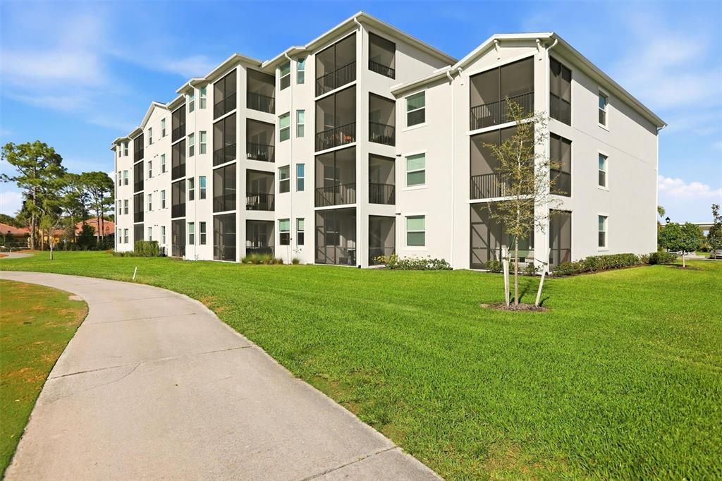 For Sale: $150,000 (2 beds, 2 baths, 1161 Square Feet)