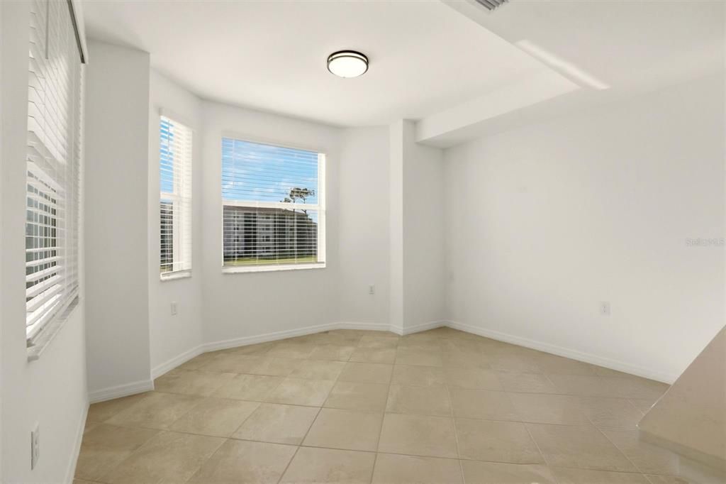 For Sale: $150,000 (2 beds, 2 baths, 1161 Square Feet)