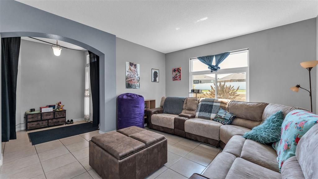 For Sale: $599,900 (5 beds, 4 baths, 3424 Square Feet)
