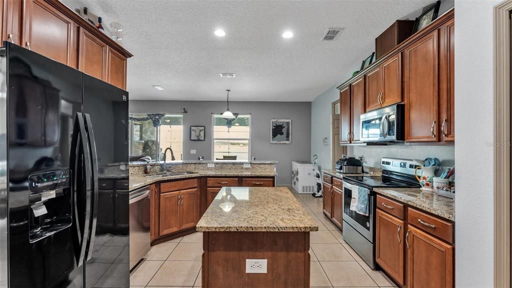 For Sale: $599,900 (5 beds, 4 baths, 3424 Square Feet)