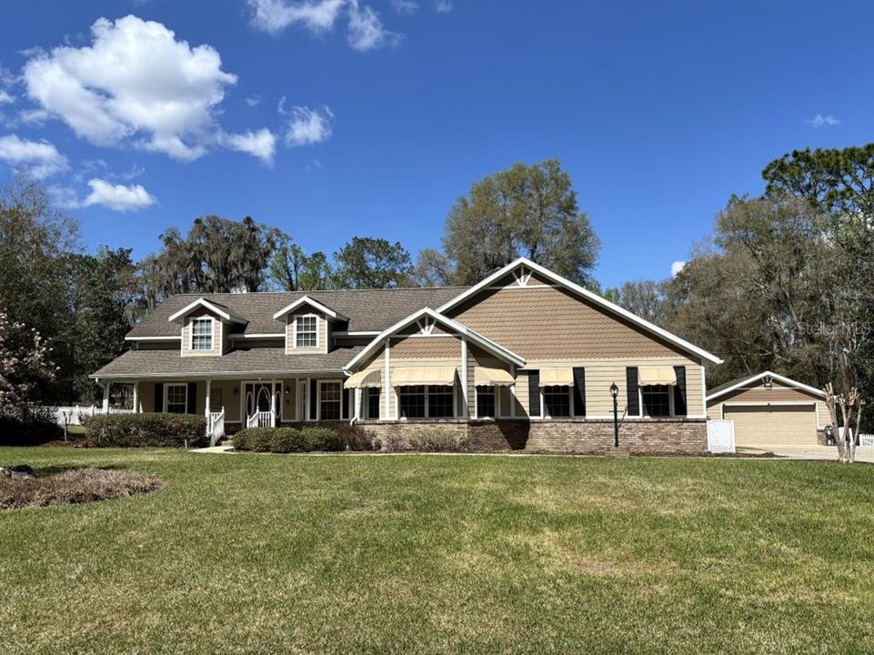 For Sale: $640,000 (3 beds, 2 baths, 2975 Square Feet)