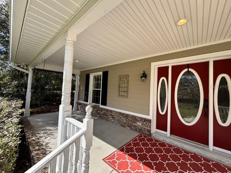 For Sale: $640,000 (3 beds, 2 baths, 2975 Square Feet)
