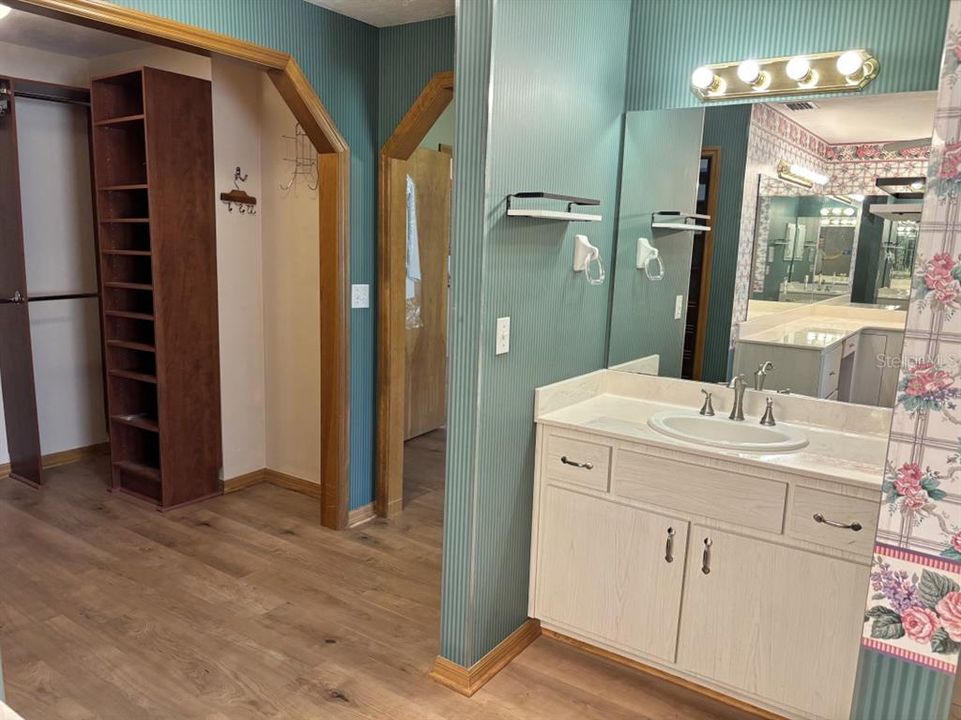 For Sale: $640,000 (3 beds, 2 baths, 2975 Square Feet)