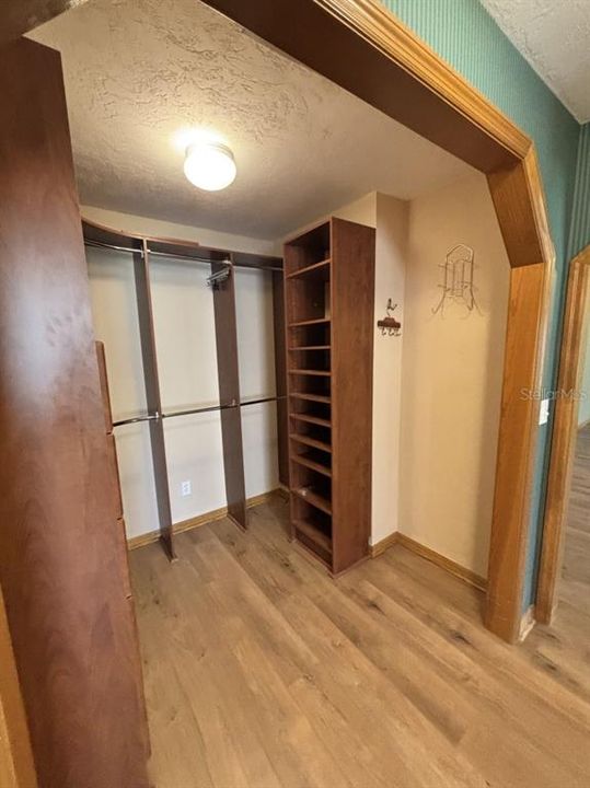 For Sale: $640,000 (3 beds, 2 baths, 2975 Square Feet)