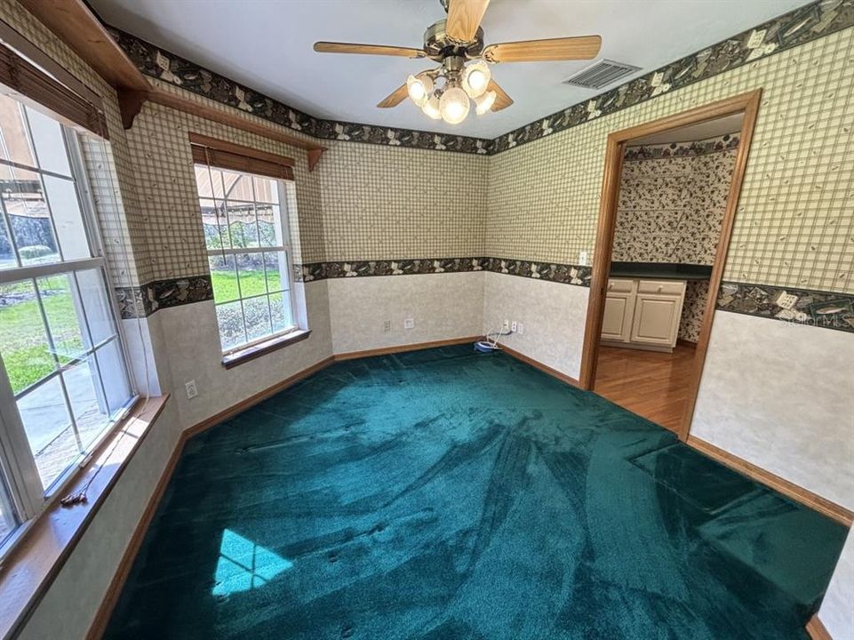 For Sale: $640,000 (3 beds, 2 baths, 2975 Square Feet)
