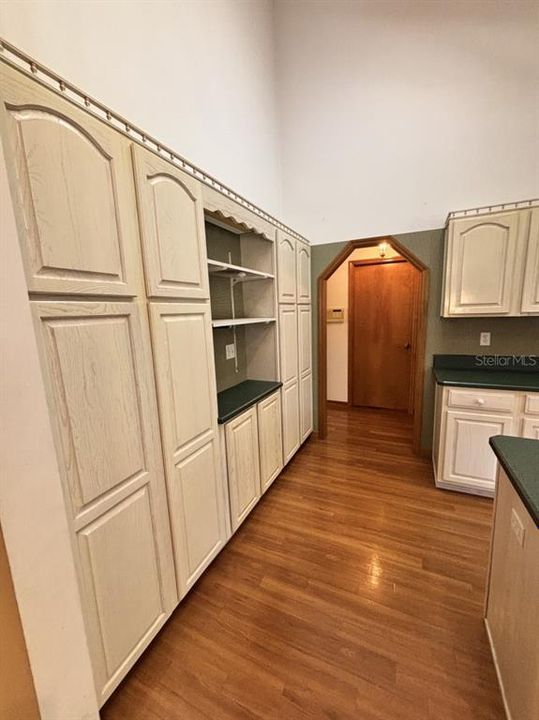 For Sale: $640,000 (3 beds, 2 baths, 2975 Square Feet)