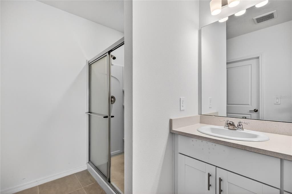 В аренду: $2,500 (4 спален, 2 ванн, 1645 Квадратных фут)