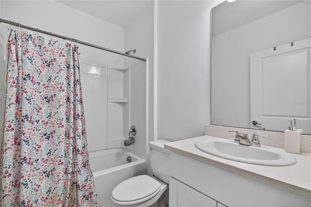 В аренду: $2,500 (4 спален, 2 ванн, 1645 Квадратных фут)