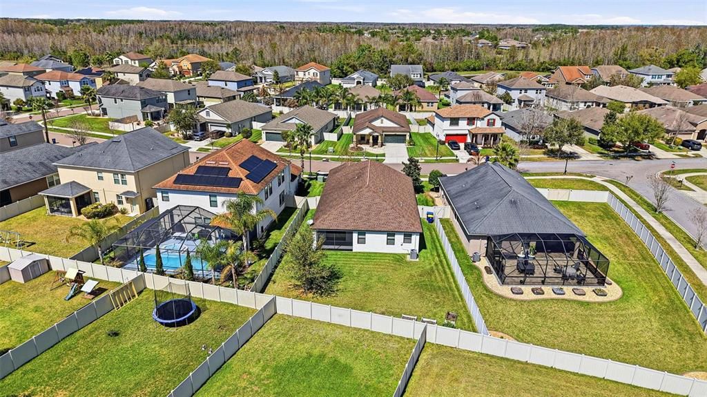 Под контрактом: $389,900 (3 спален, 2 ванн, 1979 Квадратных фут)