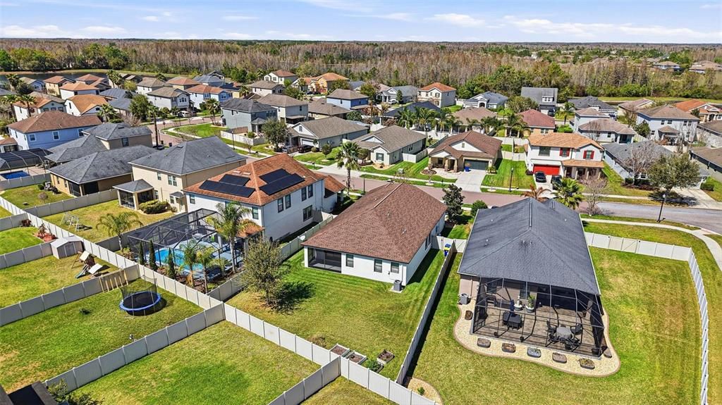 Под контрактом: $389,900 (3 спален, 2 ванн, 1979 Квадратных фут)