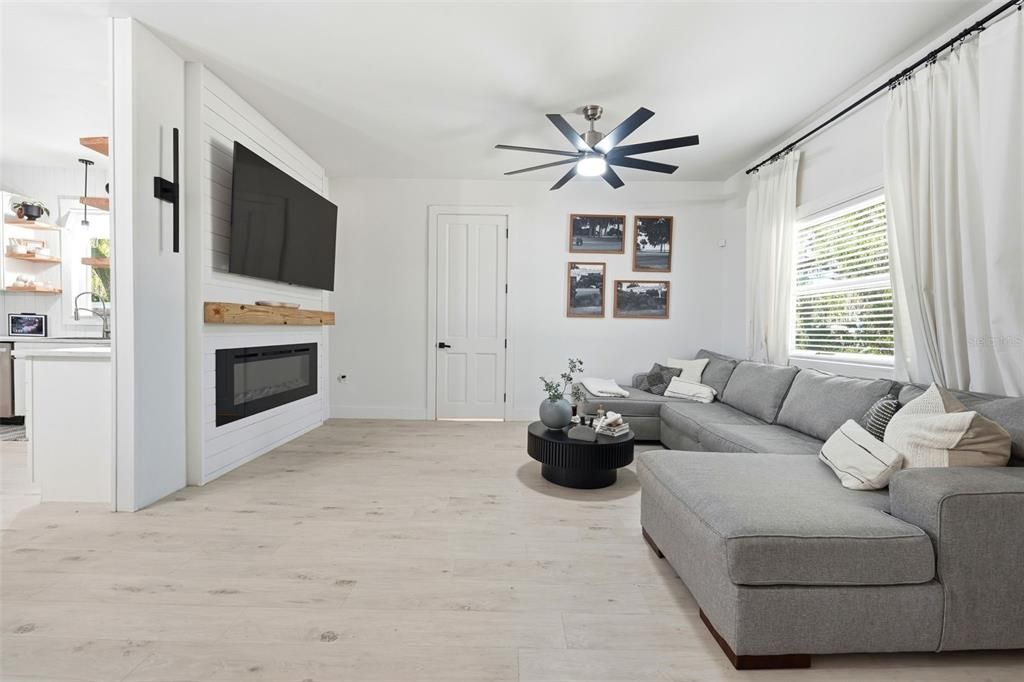 Activo con contrato: $287,000 (4 camas, 2 baños, 1200 Pies cuadrados)