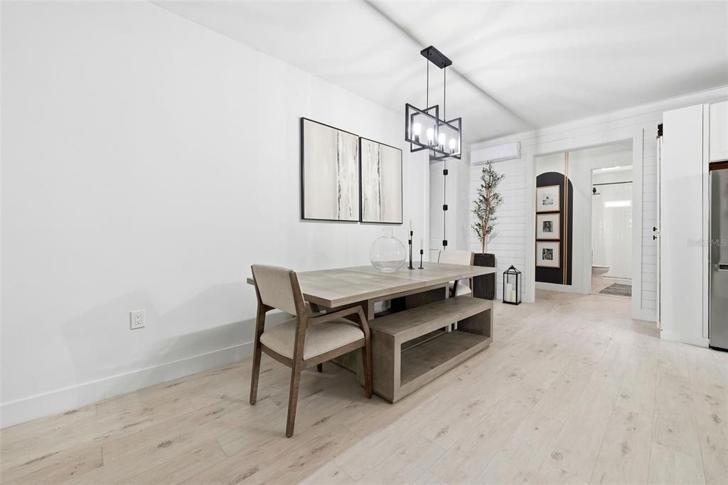 Activo con contrato: $287,000 (4 camas, 2 baños, 1200 Pies cuadrados)