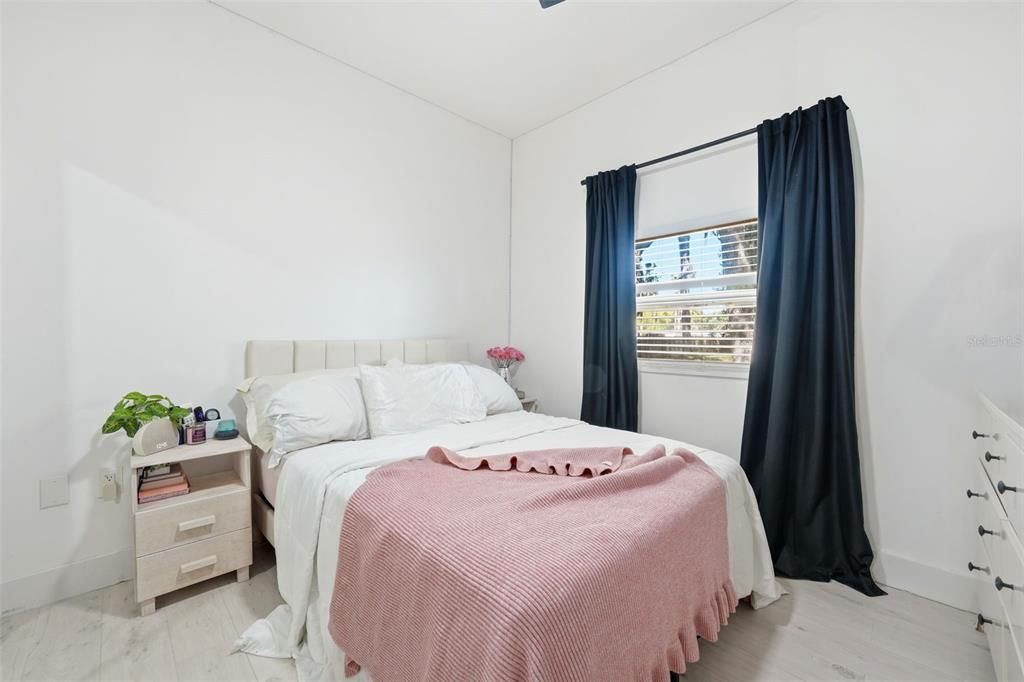 Activo con contrato: $287,000 (4 camas, 2 baños, 1200 Pies cuadrados)