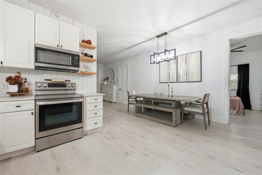 Activo con contrato: $287,000 (4 camas, 2 baños, 1200 Pies cuadrados)