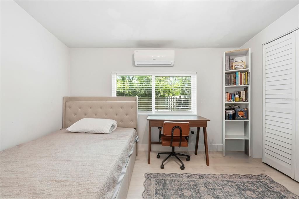 Activo con contrato: $287,000 (4 camas, 2 baños, 1200 Pies cuadrados)
