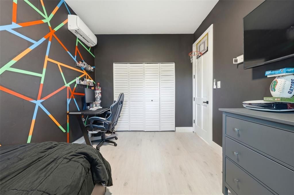 Activo con contrato: $287,000 (4 camas, 2 baños, 1200 Pies cuadrados)