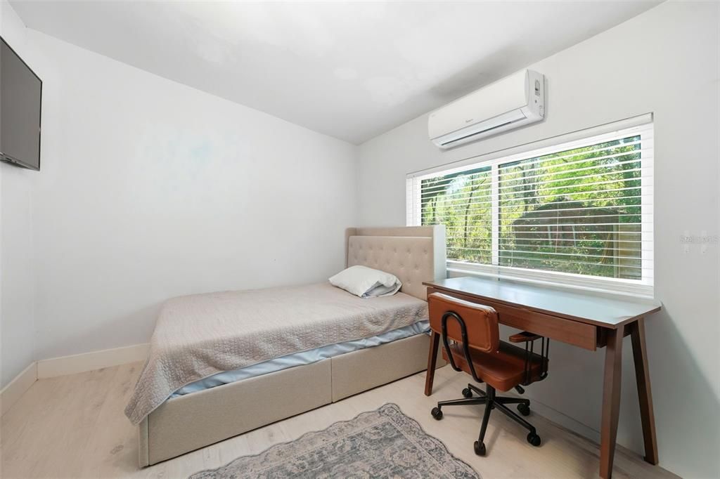 Activo con contrato: $287,000 (4 camas, 2 baños, 1200 Pies cuadrados)