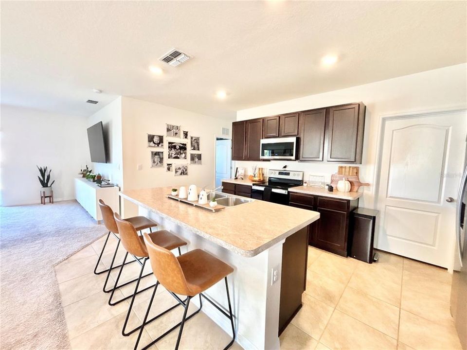 En Venta: $318,000 (5 camas, 3 baños, 2522 Pies cuadrados)