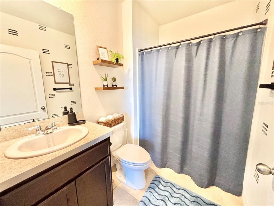 En Venta: $318,000 (5 camas, 3 baños, 2522 Pies cuadrados)